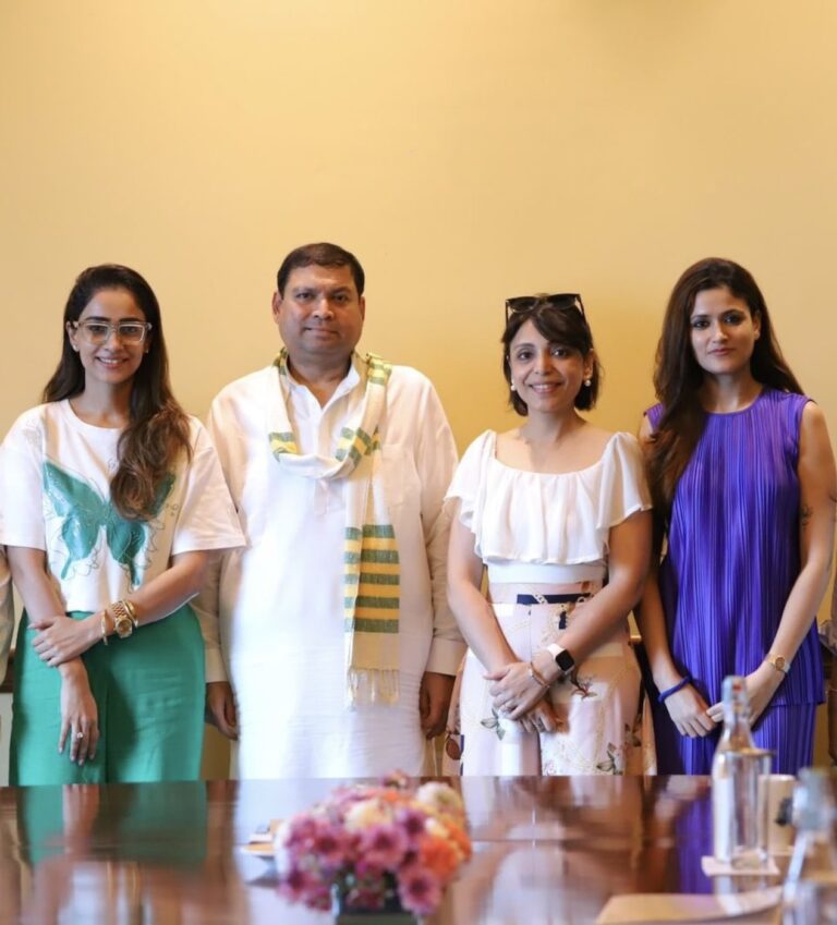 Sundeep Bhutoria with the Ehsaas women of Agra(Vinti Kathuria, Shweta Bansal and Chandni Chopra) at the Central India Conference at ITC Grand Bharat in Manesar