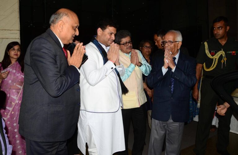 Sundeep Bhutoria with industrialist H M Bangur welcoming Governor of West Bengal, Sri Keshari Nath Tripathi, on the eve of Shabd literary meet in Kolkata