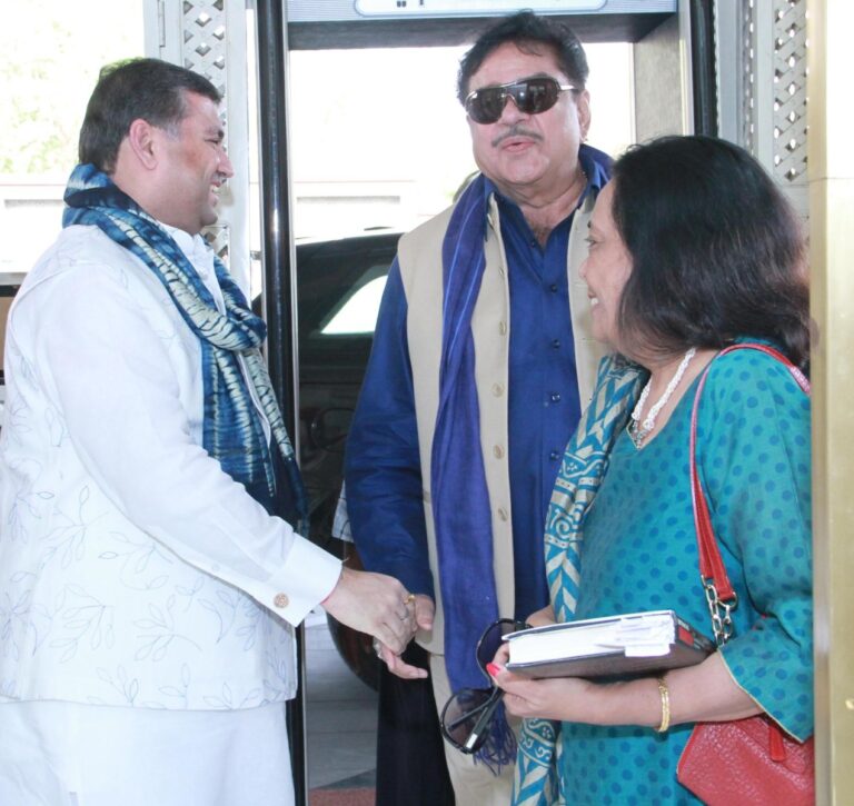 Sundeep Bhutoria with author Bharati S Pradhan and actor Shatrughan Sinha at a session of Write Circle at the ITC Rajputana Jaipur