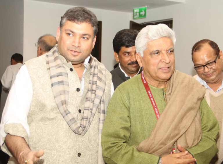 Sundeep Bhutoria with guest speaker Javed Akhtar at a session of Ek Mulakat Jaipur with Sangeeta Datta at the ITC Rajputana