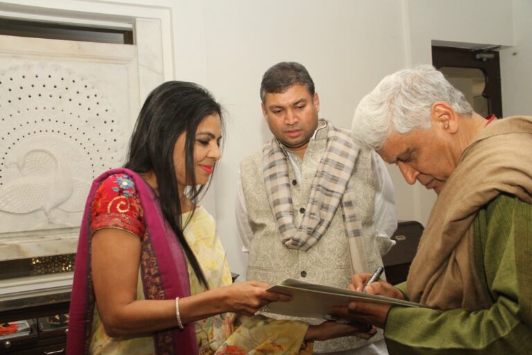 Sundeep Bhutoria with guest speaker Javed Akhtar and Jayshree Periwal at a session of Ek Mulakat Jaipur with Sangeeta Datta held at the ITC Rajputana