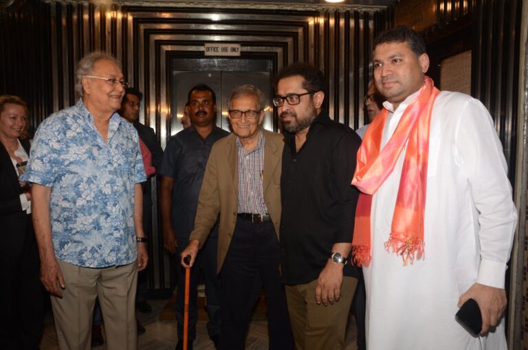 Sundeep Bhutoria with Nobel Laureate Prof Amartya Sen, actor Soumitra Chatterjee and Director Suman Ghosh at a special screening of documentary Argumentative Indian at Nandan 3 Kolkata