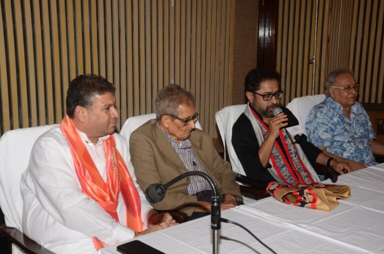 Sundeep Bhutoria with Prof Amartya Sen, director Suman Ghosh and Soumitra Chatterjee, addresing the audience at the special screening of Argumentative Indian at Nandan 3 in Kolkata