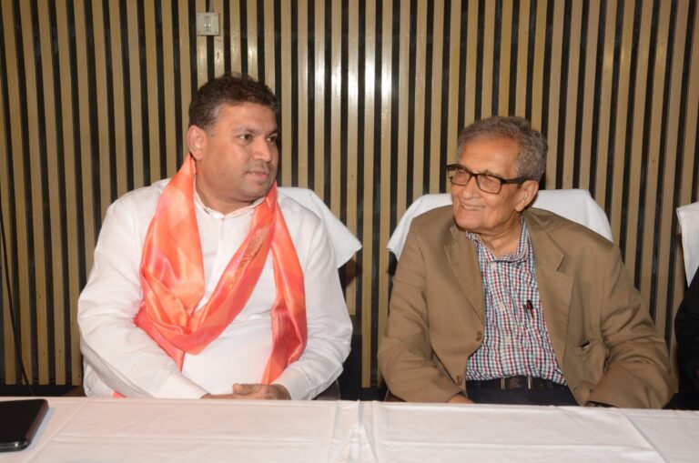 Sundeep Bhutoria with Nobel Laureate and Bharat Ratna, Prof Amartya Sen, at the special screening of Argumentative Indian at Nandan 3 in Kolkata