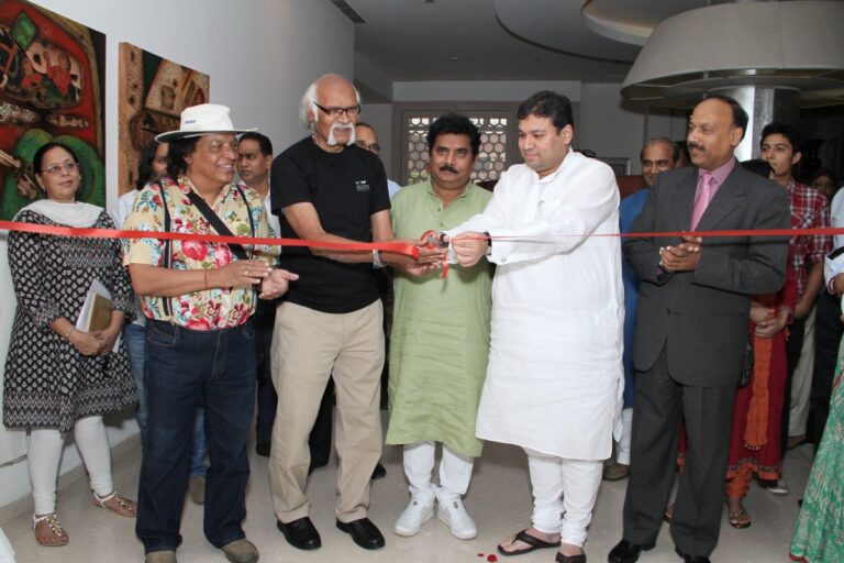 Sundeep Bhutoria with Rameshwar Singh, Vidya S Upadhyay, Padmashri Arjun Prajapati and Sunil Gupta in Jaipur