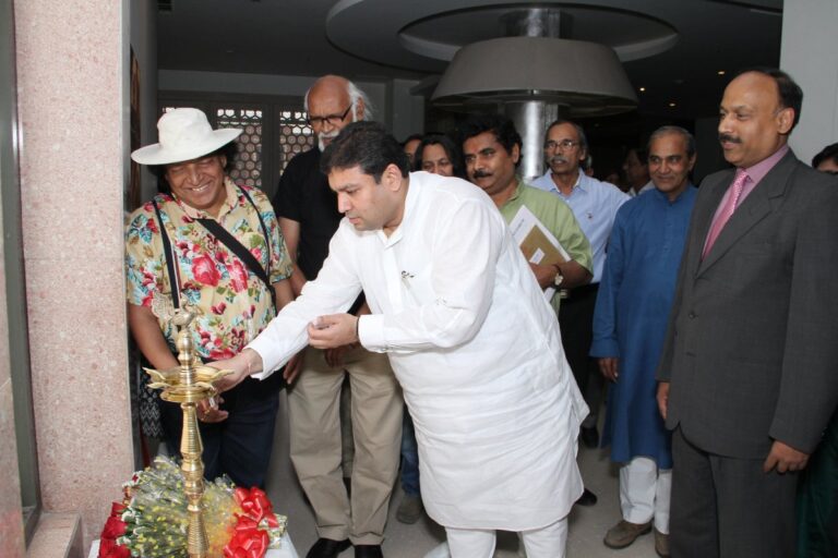 Sundeep Bhutoria formally inaugurating Rameshwar Singh's art exhibition at the ITC Rajputana, Jaipur