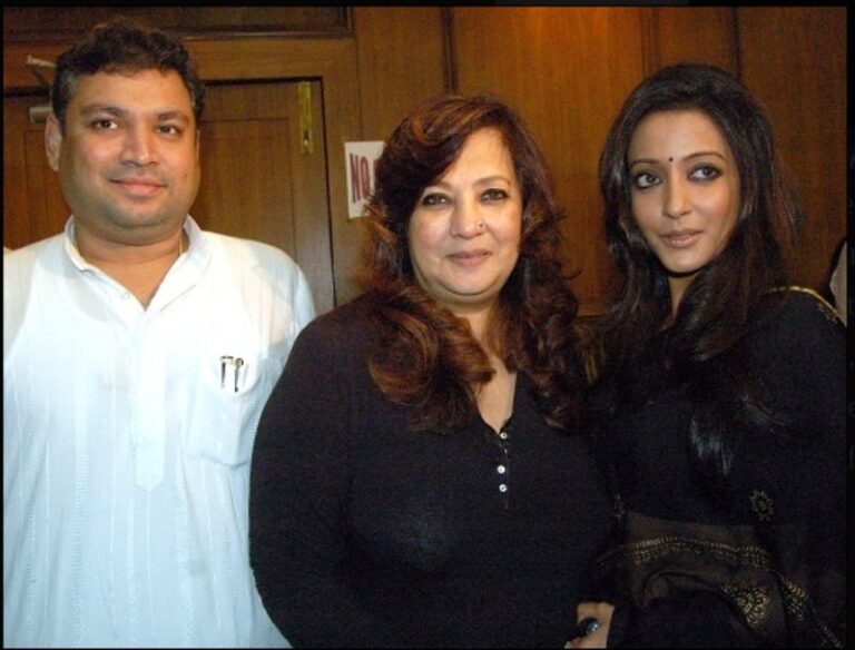 Sundeep Bhutoria with Moon Moon Sen and Raima Sen