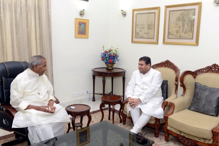 Sundeep Bhutoria with Kalayan Singh, Governor of Rajasthan, and former UP Chief Minister in Jaipur