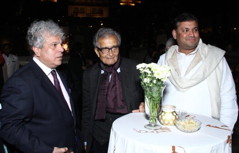 Sundeep Bhutoria with Suhel Seth and Nobel Laureate Amartya Sen at the Jaipur Litfest pre-event dinner