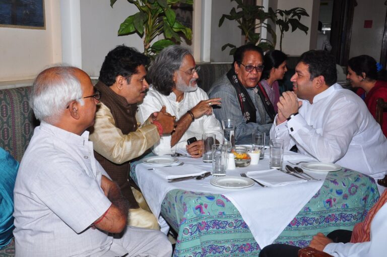 Sundeep Bhutoria with Vishwa Mohan Bhatt, Arjun Rajawat, Ikraam Rajasthani and others at a meeting of Rajastham Forum in Jaipur