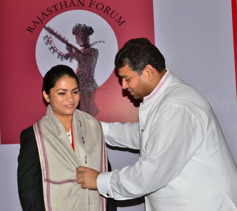 Sundeep Bhutoria felicitating Commonwealth shooting gold medalist, Apurvi Chandela, on behalf of Rajasthan Forum in Jaipur