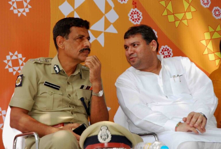 Sundeep Bhutoria with the Kolkata Police Commissioner, Surajit Kar Partkayastha, at the inauguration of Puja Parikram for senior citizens by Pronam