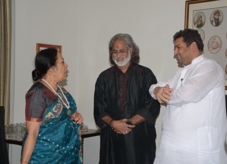 Sundeep Bhutoria with danseuse Sonal Mansingh and Pt Vishwamohan Bhatt at a dinner party in Jaipur