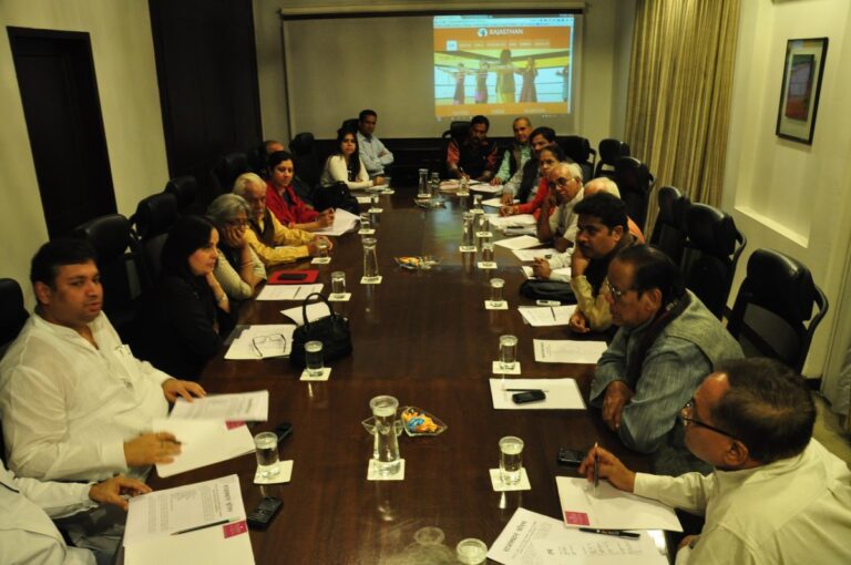 Sundeep Bhutoria addressing a meeting of Rajasthan Forum in Jaipur