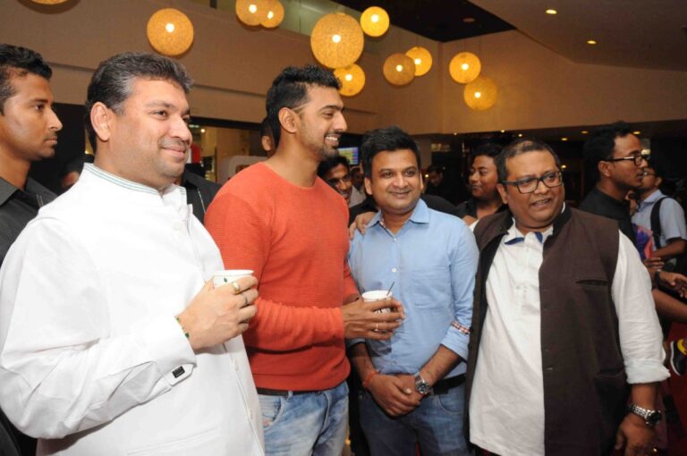 Sundeep Bhutoria with Dev, Mahendra Soni and Toni at the premiere of Bengali film Buno Haansh in Kolkata