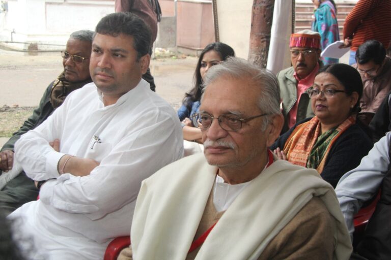 Sundeep Bhutoria with eminent poet and lyricist Gulzar at the Pata Litfest 2014