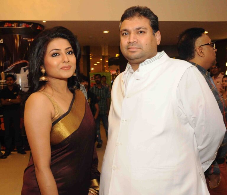 Sundeep Bhutoria with Gargi Roy Chowdhury at the premiere of Buno Haansh in Kolkata