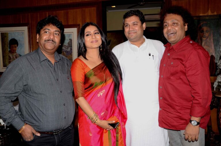 Sundeep Bhutoria with Rashid Khan, Gargi Roychowdhury and Tanmay Bose at the Art of Bengal book release function at the ITC Sonar Art Gallery, Kolkata