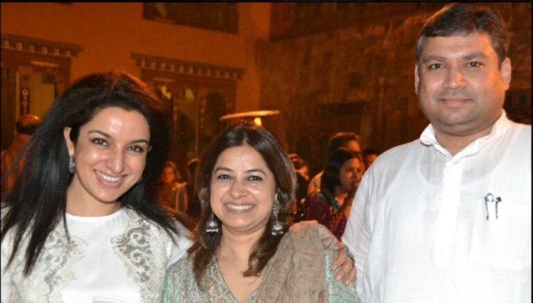 Sundeep Bhutoria with Tisca Chopra and Rekha Bhardwaj