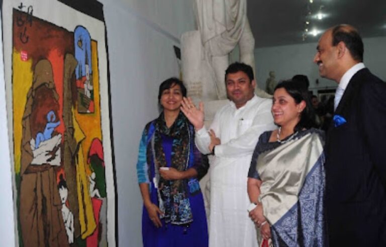 Sundeep Bhutoria with Aqueela A Hussain, daughter of painter M F Hussain, Seema and K Mohan Chandran