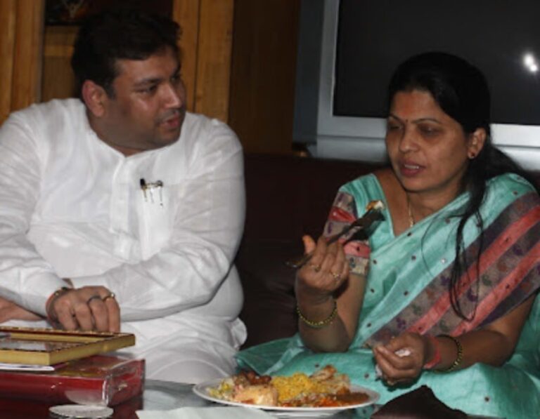 Sundeep Bhutoria with Mayor of Mumbai, Smt Shraddha Sridhar Jadhav