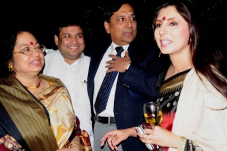 Sundeep Bhutoria with Police Commissioner Gautam Mohan Chakraborty, his wife and actress Chaiti Ghoshal