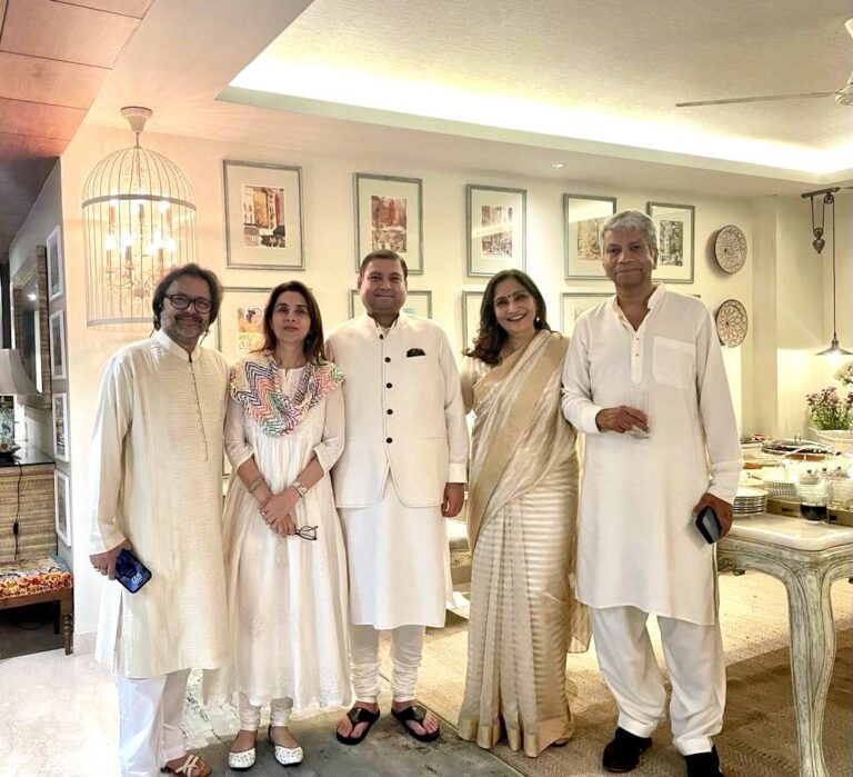 Sundeep Bhutoria with (L-R) Sanjiv Saraf, Huma Khalil, Neelima Dalmia Adhar and Amitabh Adhar at the Eid party hosted by Huma Khalil