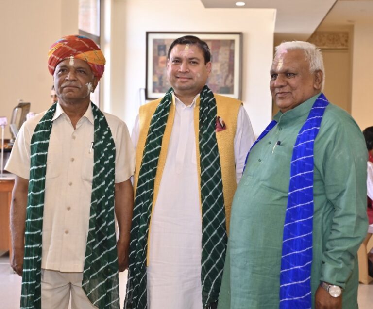 Sundeep Bhutoria with Munna Master and Ram Kishore Chippa (Right)