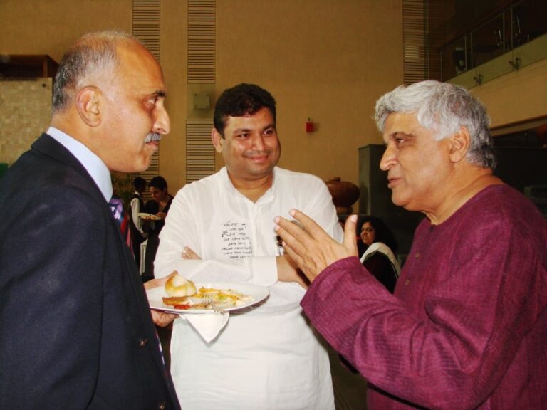 Sundeep Bhutoria with Javed Akhtar during the Asian Women Writers' conclave in Kolkata