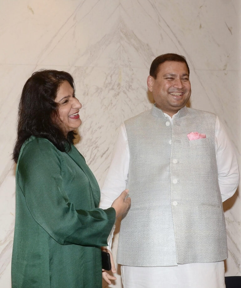 Sundeep Bhutoria with (L-R) Manjari Bhutoria, Aavya M Bhutoria, Ranu Bangur and Prashant Bangur