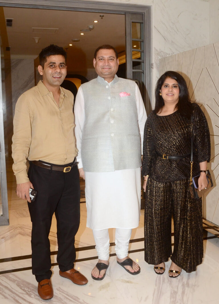 Sundeep Bhutoria with Mrs and Maj Gen Rajesh Arun Moghe, VSM, GOC SUB BENGAL AREA along with Manjari Bhutoria and Aavya M Bhutoria