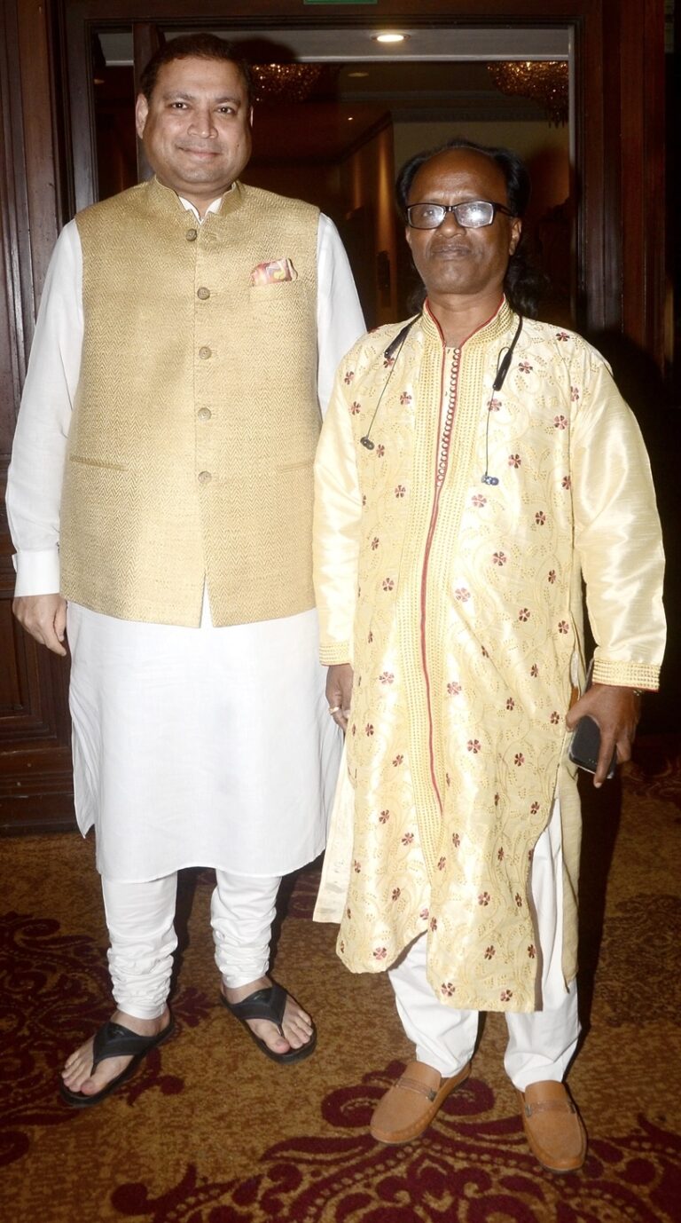 Sundeep Bhutoria with Dhaaki and Padma Shri recipient Gokul Chandra Das