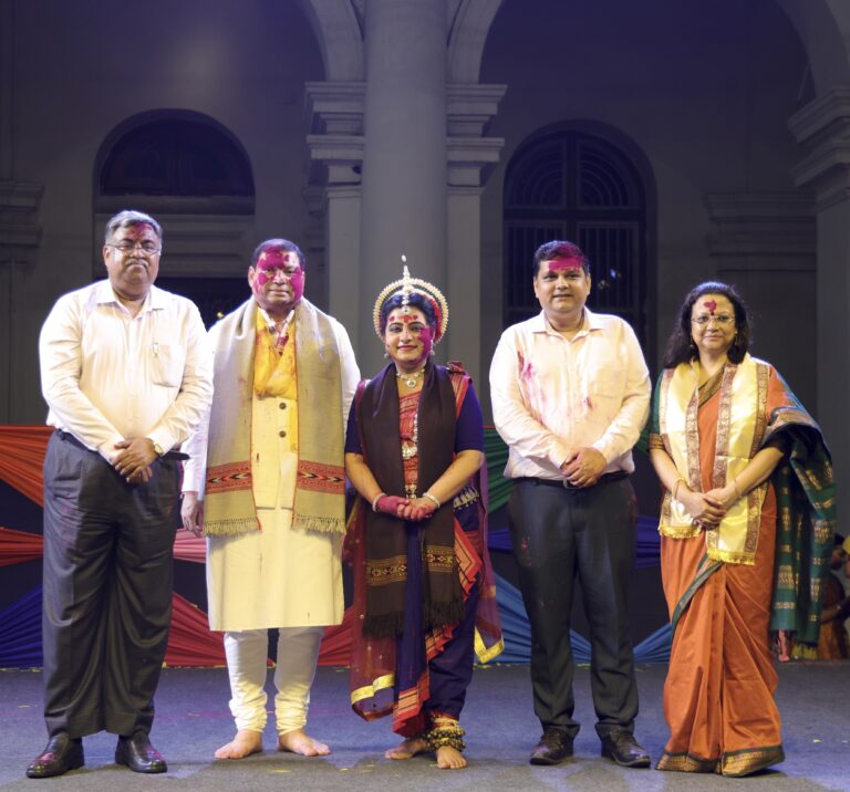 Sundeep Bhutoria with AD Choudhury, Director General of National Council of Science Museums (NCSM), Dona Ganguly, Sayan Bhattacharya, Deputy Director of Indian Museum and Anindita Chatterjee at the Vasant Utsav in Indian Museum