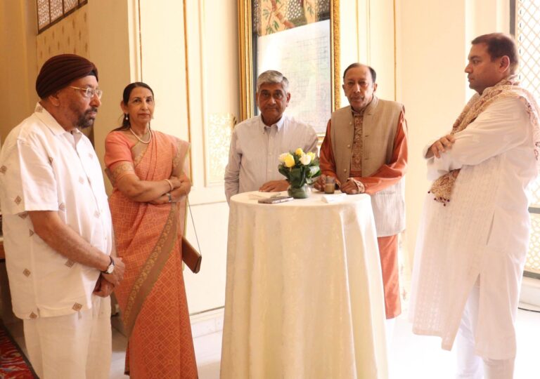 Sundeep Bhutoria with (L-R); Jagdeep Singh, Mrs Kasliwal, Sudhir Kasliwal and Sudhir Mathur