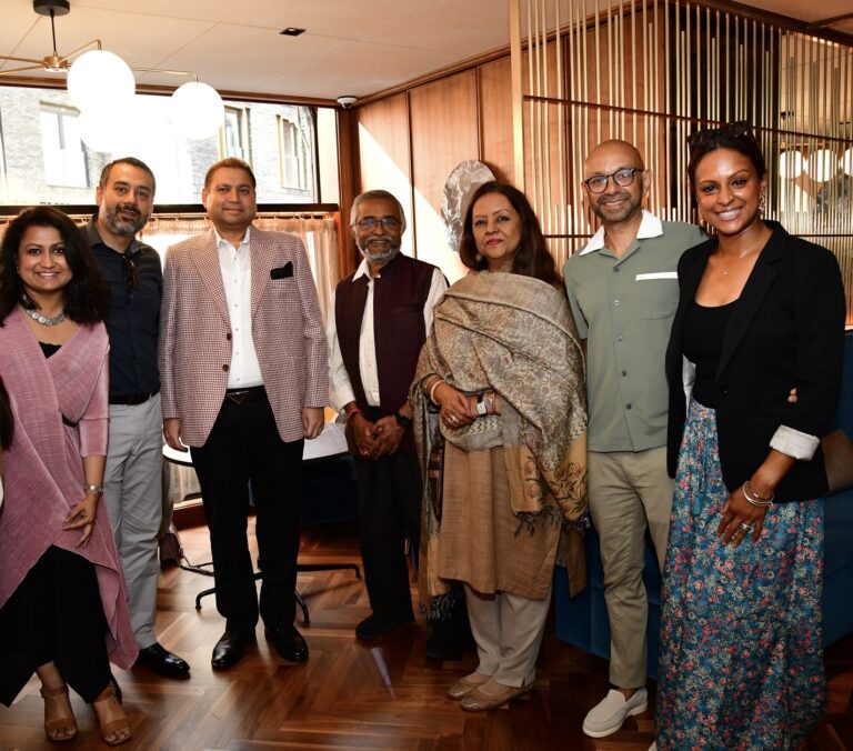 Sundeep Bhutoria with (L-R) Subhaluxmi, Nikhil Kochar, Soumilya Datta, Sangeeta Datta, Dr Neelan and Rinku Dutt