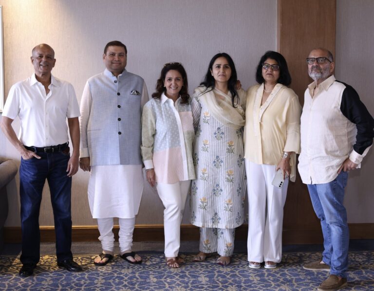 Sundeep Bhutoria with (L-R) Samir Singh, Anjul Bhandari, Aishwarya Pandit, Priya Sahgal and Ashish Bhandari.