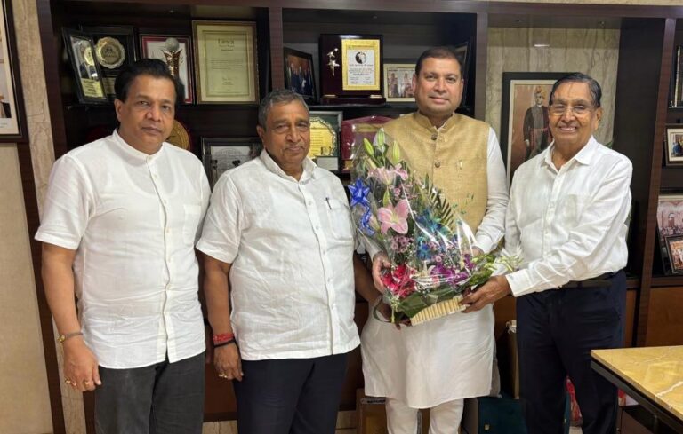 Sundeep Bhutoria with the Agarwal family (in pic: Ramesh Agarwal, KB Agarwal, and PR Agarwal)