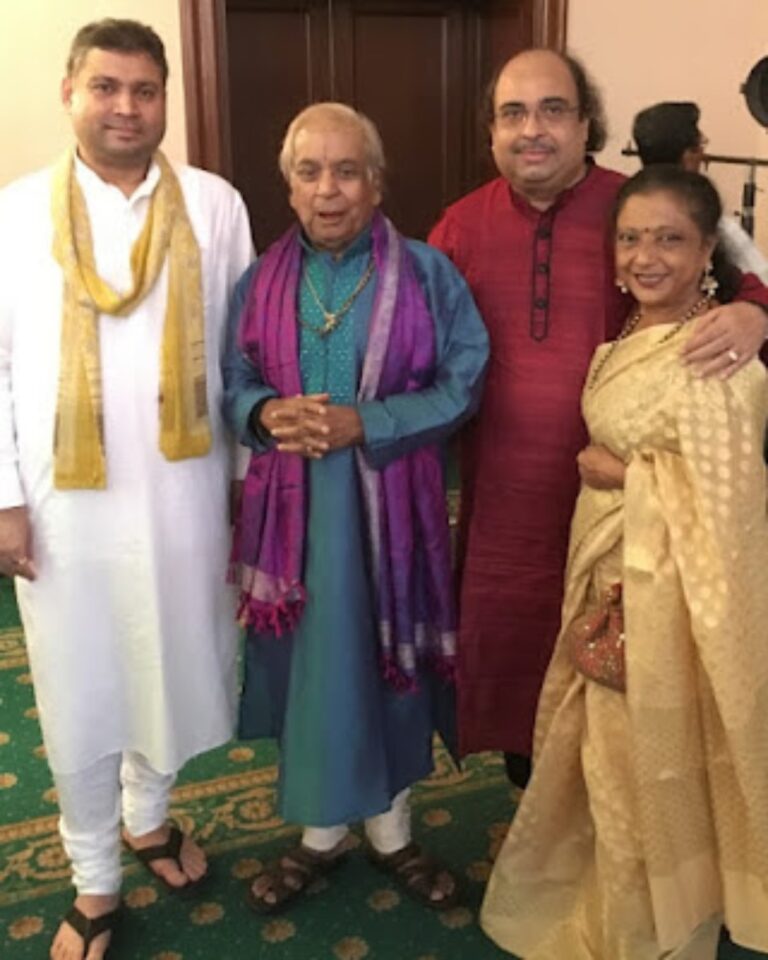 Sundeep Bhutoria with (L-R), Pt Birju Maharaj, Pt Tejendra Narayan Majumdar and Vidushi Saswati Sen