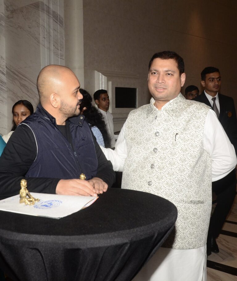 Sundeep Bhutoria with Samyak Chakrabarty at a workshop in Kolkata