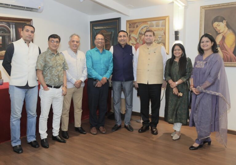 Sundeep Bhutoria with (L-R) Sanjeev Chaturvedi, Jay Mukherjee, Raju Manwani, Tushar, Vaishali and Hema Pandey