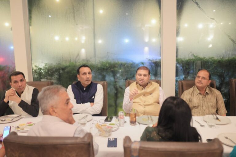 Sundeep Bhutoria with (L-R) Sanjeev Chaturvedi, Deepak Kedia and Karan Singh