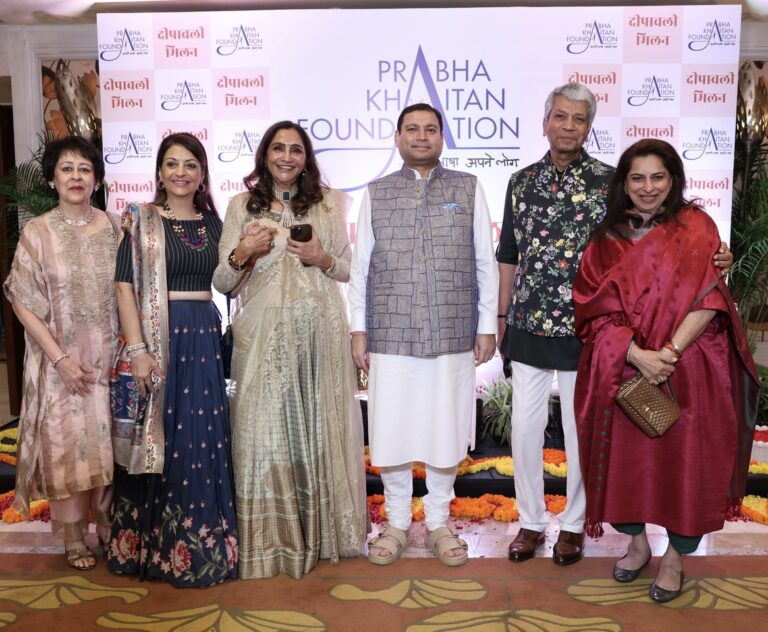 Sundeep Bhutoria with (L-R) Madhu Khaitan, Kavita Seth, Neelima Adhar, Ambitabh Adhar and Shishu Seth