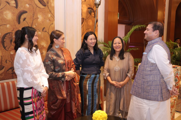 Sundeep Bhutoria with (L-R) Ashley Lalremruati, Vikentuno Rio, Amelia Lalremdiki Sailo, Abokali Jimoni