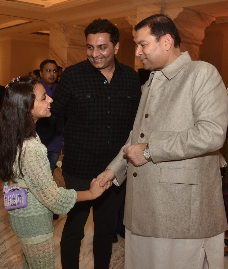 Sundeep Bhutoria with Prakash Bachhawat and his daughter