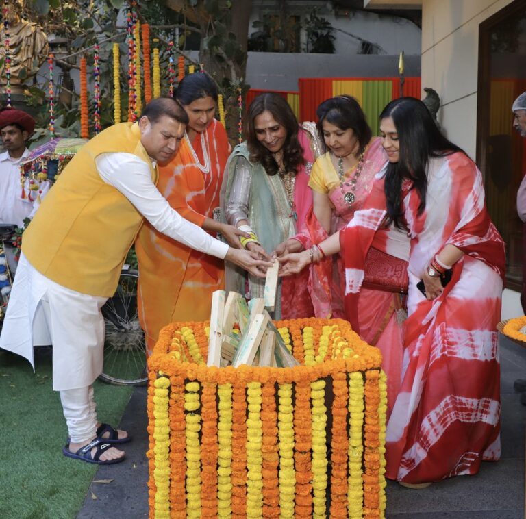Sundeep Bhutoria with the Ehsaas women, Praneet Bubber, Neelima Dalmia Adhar, Madhuri Halwasiya and Apra Kuchhal