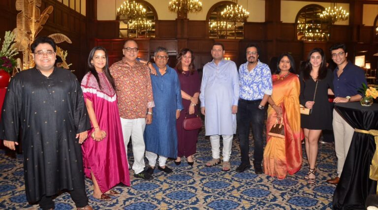 Sundeep Bhutoria with (L-R) Indrayudh Majumdar, Esha Dutta, Arindam Sil, Anirudhha Roy Chowdhury, Nilanjana Sharma, Bickram Ghosh, Shukla Sil, Ridhima Ghosh and Gaurav Chakrabarty